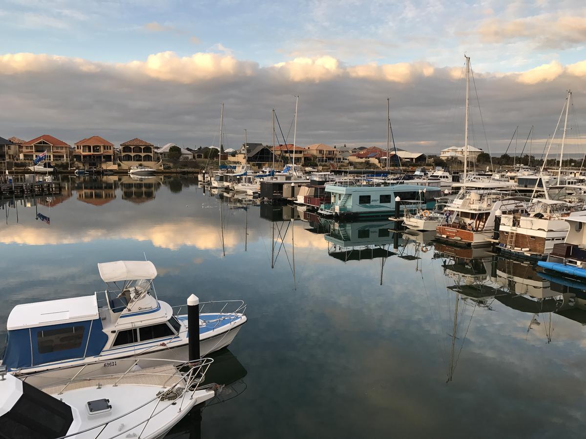 Marina View Chalets Mandurah Bagian luar foto